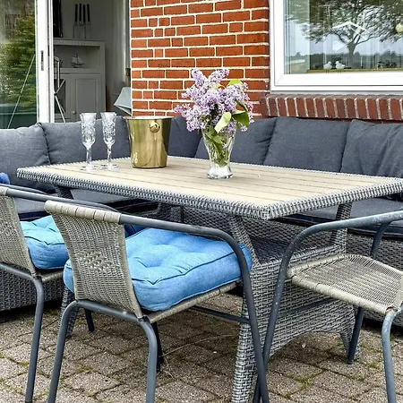 3 Bedroom Gorgeous In Broager